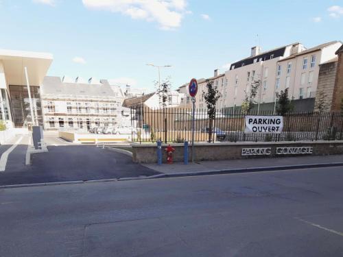 La Cour