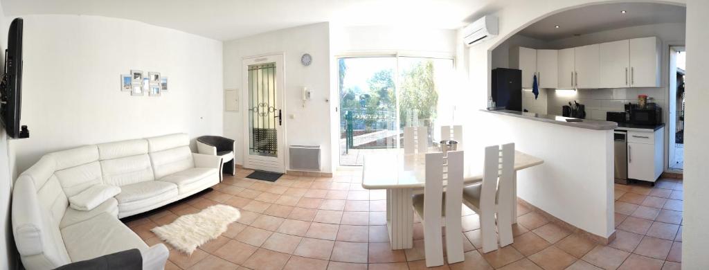 Appartements La Ferme Saint Jean 83 45 Boulevard de Provence 83480 Puget-sur Argens