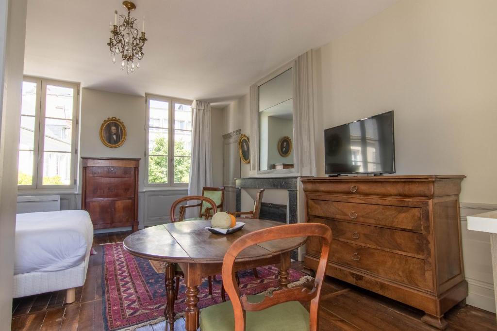 Appartements La Maison d'Aristide - Le confort au coeur de Bourges 10 Rue Fernault 18000 Bourges