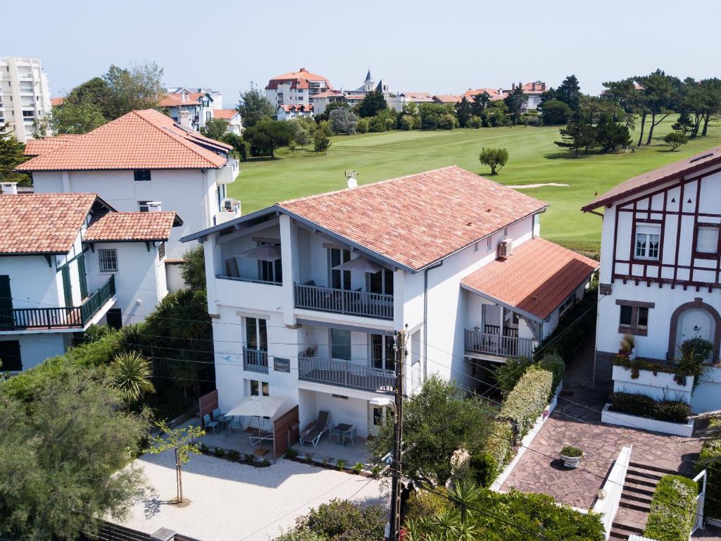 Appartements La Maison de la Côte studios et appartements 3 Rue Duguesclin 64200 Biarritz