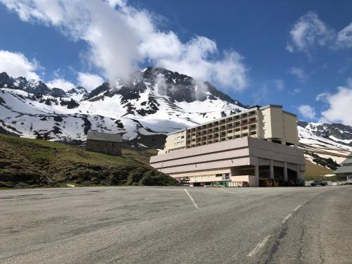 La Mongie - Au pied des pistes 1 et 2 Parking souterrain