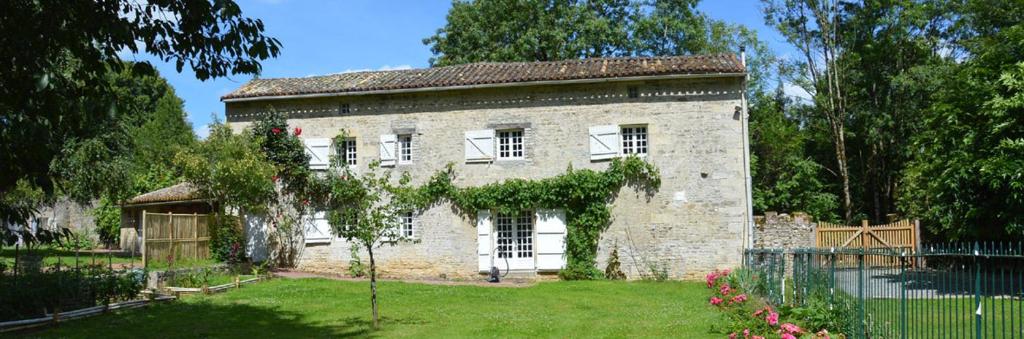 Appartements La Roche Cantin 4 Rue de la Roche Cantin Lacart 79410 Cherveux