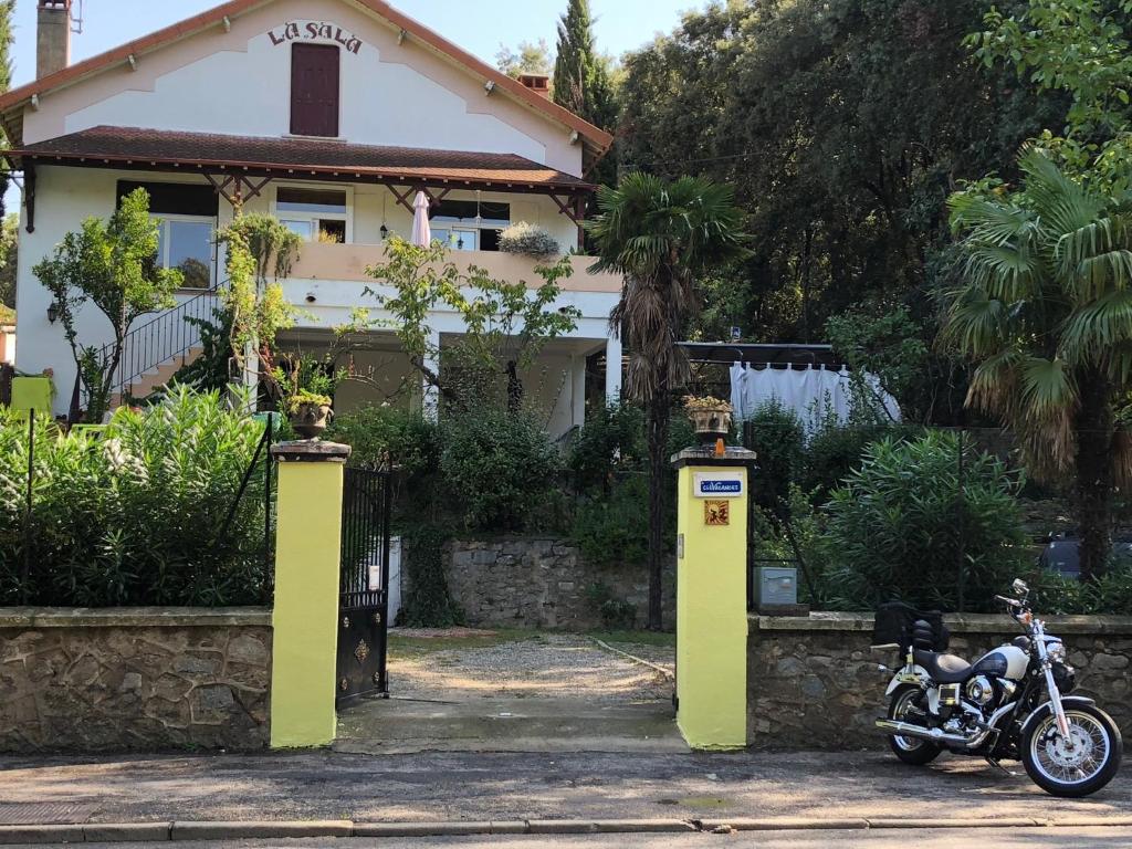 La Sala 32 Avenue Beausoleil, 66110 Amélie-les-Bains-Palalda