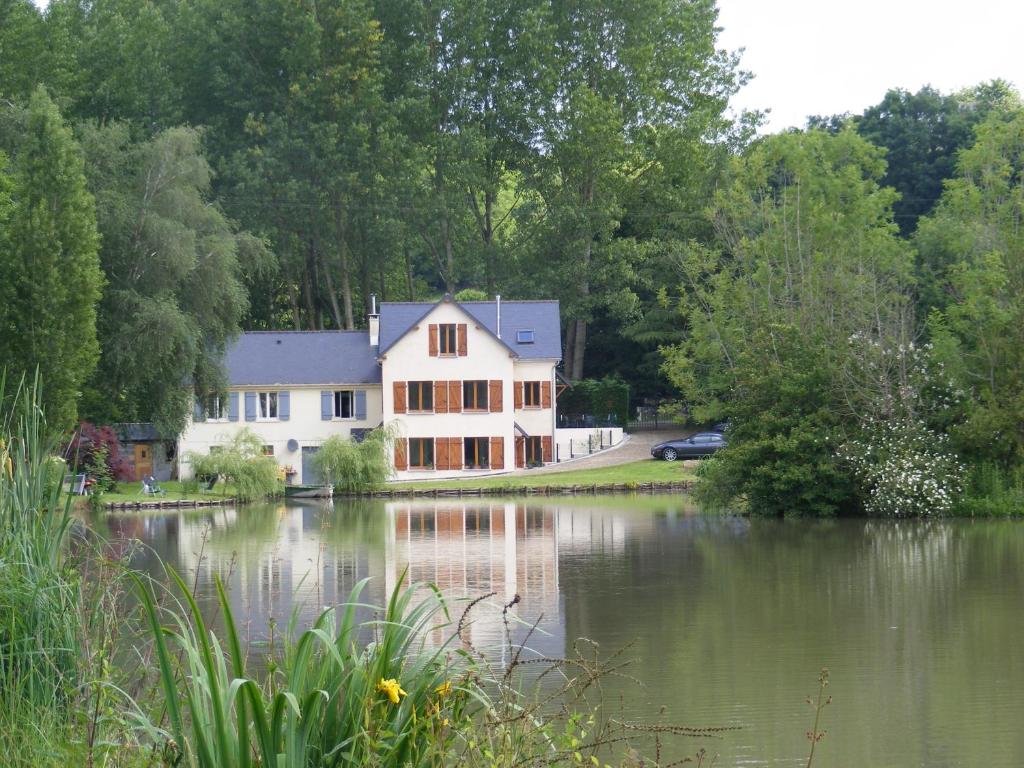 Lake House France L'Etang de la Planche, 72500 Beaumont-Pied-de-Boeuf