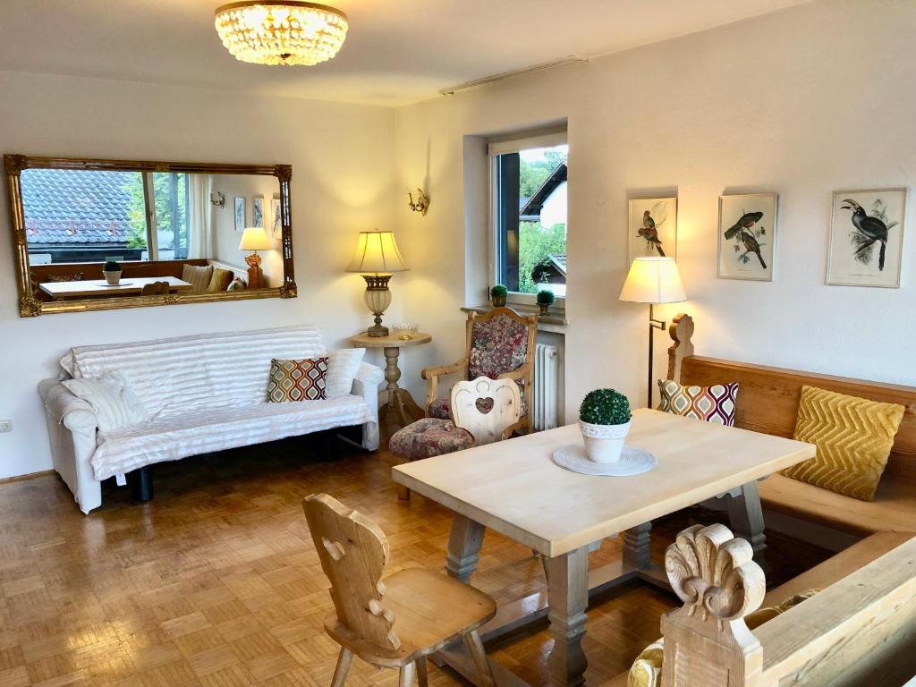 Landhaus Alpenblick Burgstrasse 33 A, 82467 Garmisch-Partenkirchen