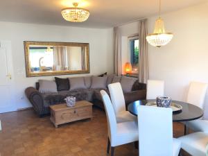 Appartements Landhaus Alpenblick Burgstrasse 33 A 82467 Garmisch-Partenkirchen Bavière