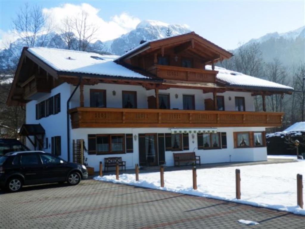 Appartements Landhaus Eschenbach Graf-Arco-Straße 9 83471 Schönau am Königssee