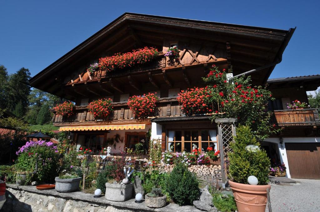 Appartements Landhaus Reiser Törlenweg 6 82491 Grainau