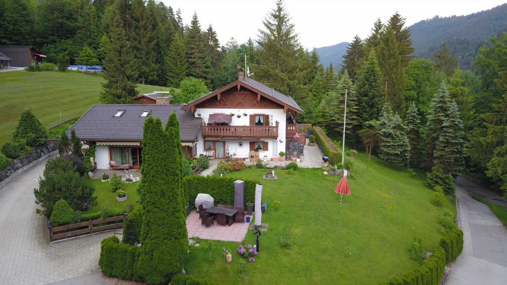 Appartements Landhaus Wiesenhof Ferienwohnung Zugspitz Schlattan 3 82467 Garmisch-Partenkirchen