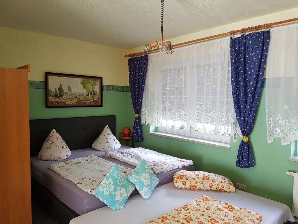 Appartements Landpension Zum Schweizerberg Neue Dorfstrasse 19a 16247 Neugrimnitz