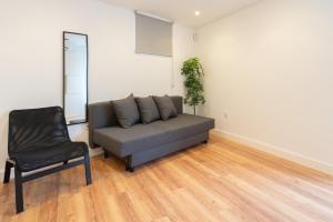 Large Colourful Flats - Ace Location