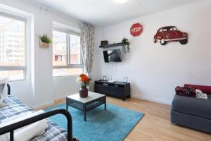 Large Flat w/ Terrace | Ace Location @ Aliados