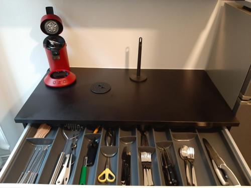 LE 1 \