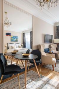 LE BEAU MARAIS - Luxury Apartments, AIR COND, LIFT