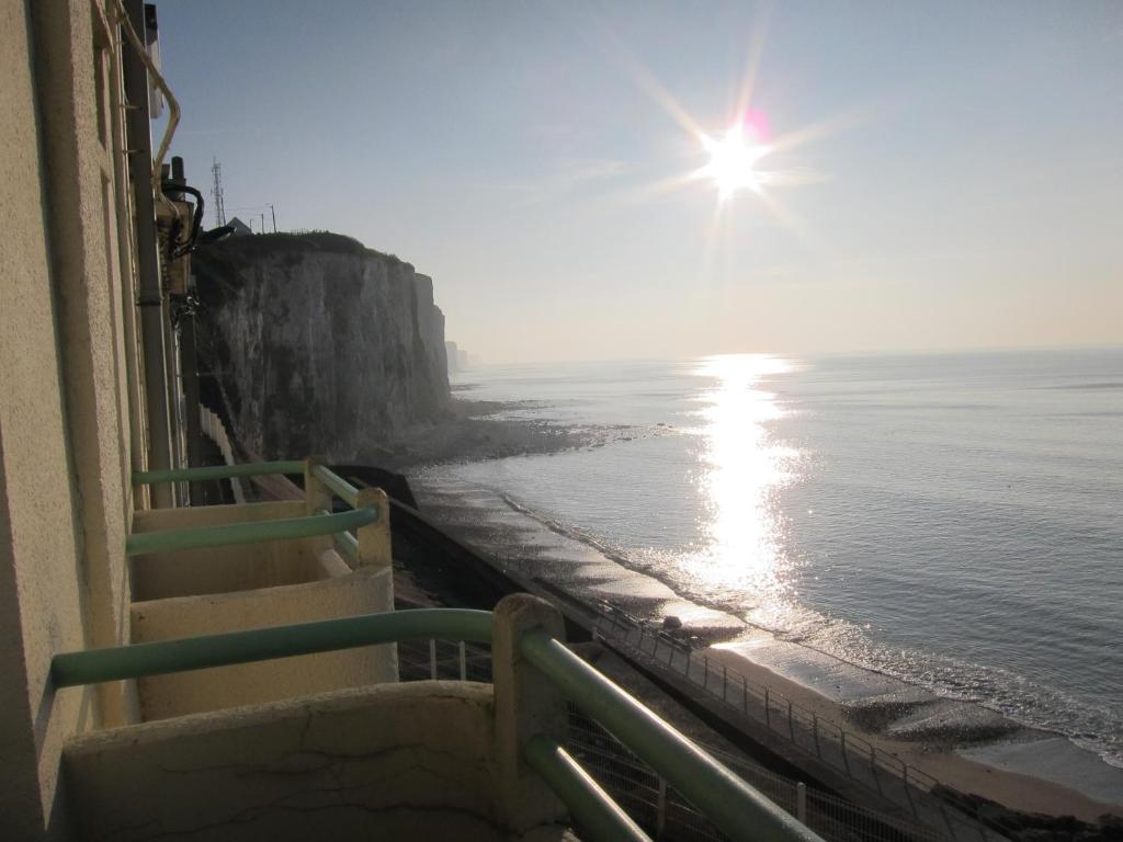 Le COURLIS vue panoramique sur la mer, balcons 11 rue Ernest Jamart, 80460 Ault