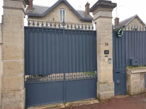 Appartements Le Gîte Senlisien 38 Rue Thomas Couture 60300 Senlis Picardie