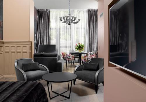 Le Moon