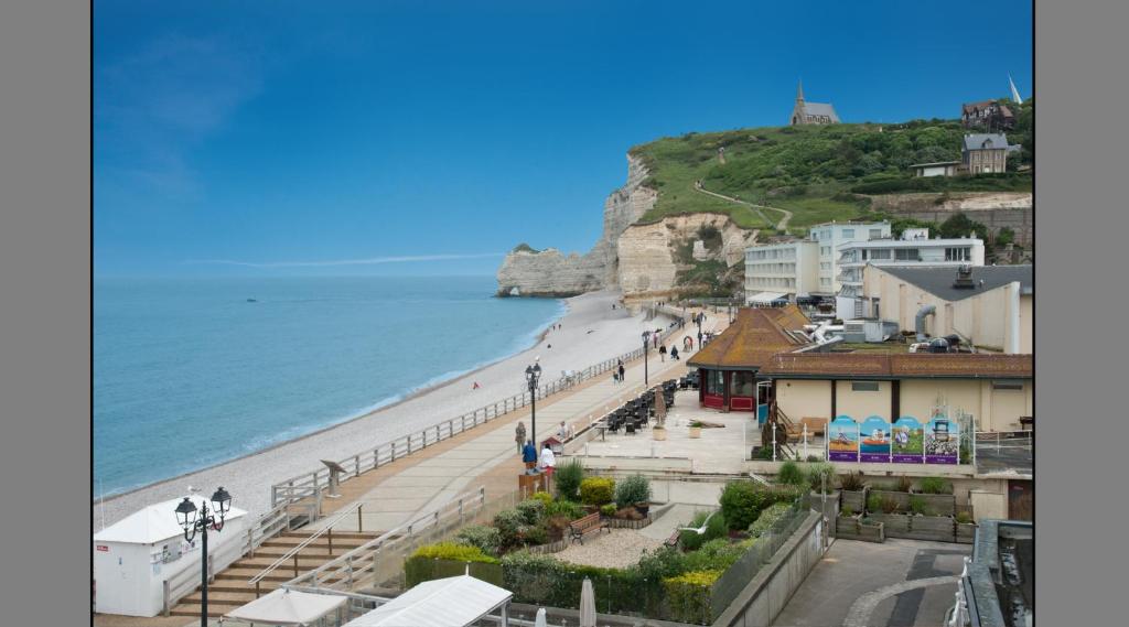 Appartements Le Noroit 12 Rue Adolphe Boissaye 76790 Étretat