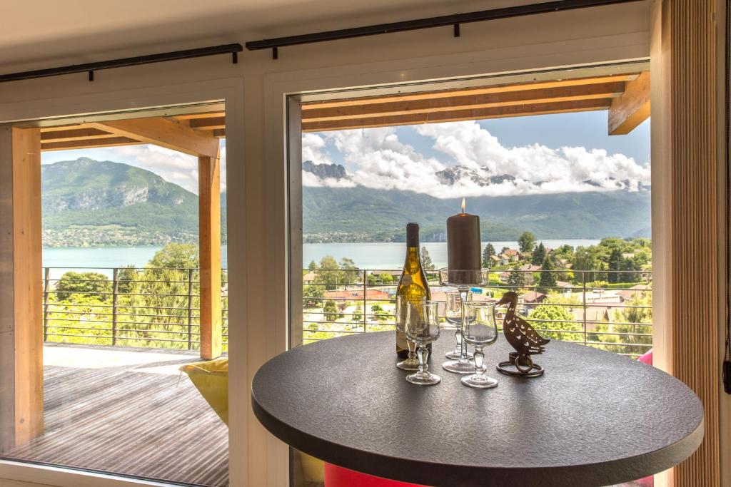 Appartements Le Panoramic - Loft & Mainfloor - Outstanding lake View by LocationlacAnnecy, LLA Selections 90 Impasse des Daudes 74320 Sévrier