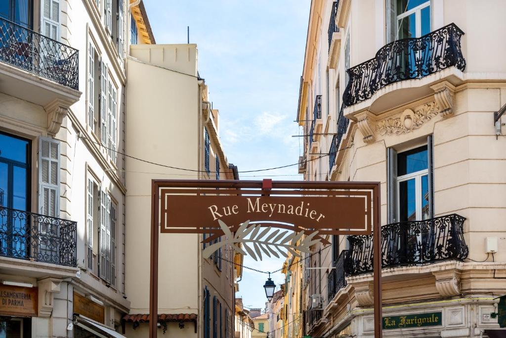 Le Saint Victor Coeur de Cannes 83 Rue Meynadier, 06400 Cannes