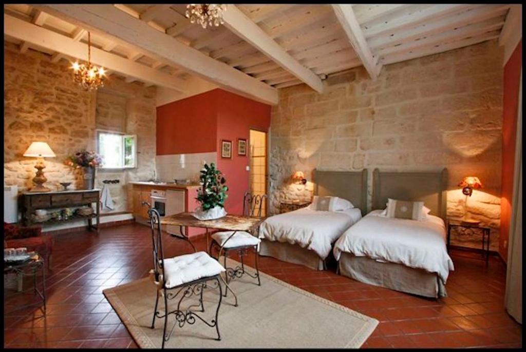 Appartements Le trente trois 33 Rue de la Petite Bourgade 30700 Uzès