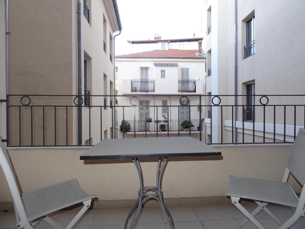 Appartements Le Vieux Port Apartments 10 Rue De La Rampe 06400 Cannes