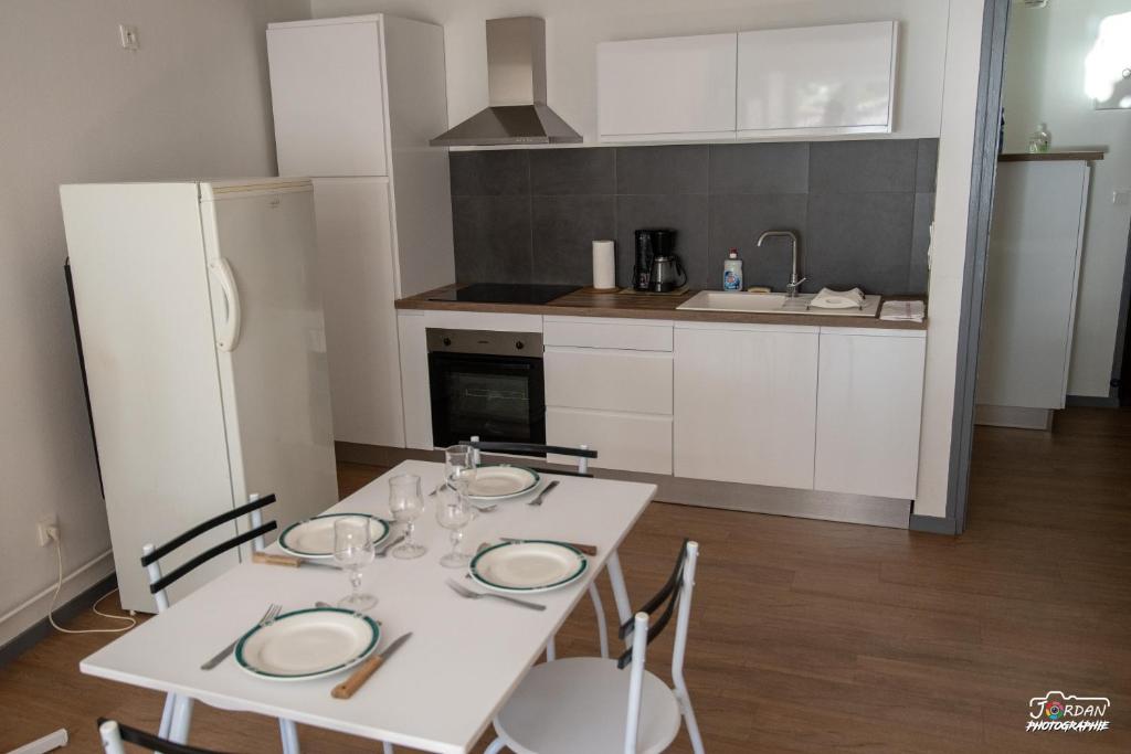 Appartements Legend - Hyper centre - wifi - cosy - Gare 14 Rue de la République 01000 Bourg-en-Bresse