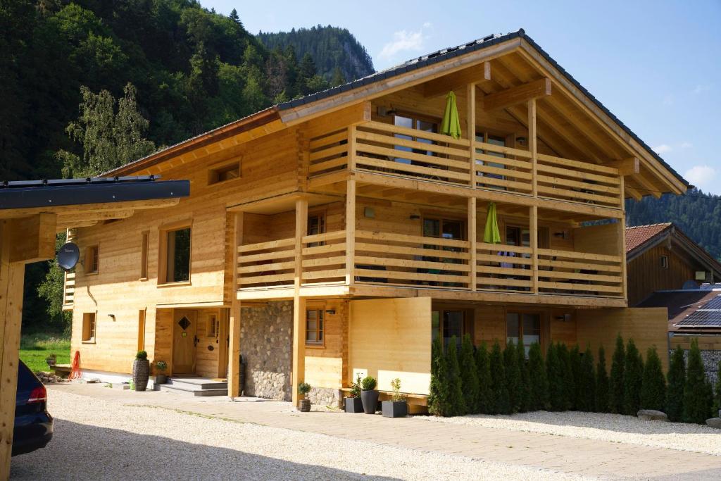 Appartements Leos Alpenchalet Rohrmooser Straße 22 87561 Oberstdorf