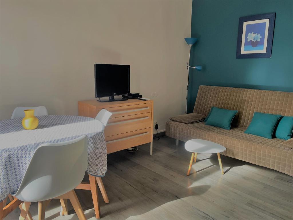 Appartements Les 12 Sables 11 Rue de l'Abbe Helin 83980 Le Lavandou