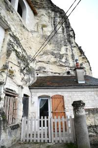 Appartements Les Gîtes des Châteaux, gîtes troglodytiques 6 chemin de la croix bardin 41400 Bourré Région Centre