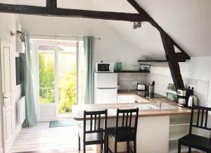 Appartements Les gîtes du Clos Saint-Martin 6 Rue Saint-Martin 78580 Maule Île-de-France