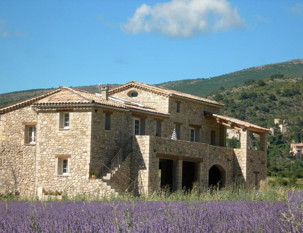 Les Gîtes du Mas de Champaugier 4045 Rte vallée du toulourenc Champaugier, 26570 Reilhanette