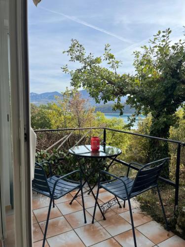 Les Gites du Verdon, côté lac (studio et T2)