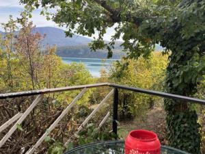 Les Gites du Verdon, côté lac (studio et T2)