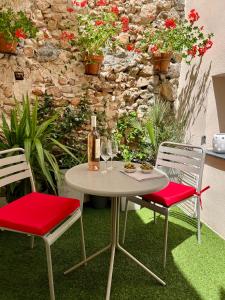 Appartements Les Petits Volets 33 Rue du Bas Castelet 06600 Antibes Provence-Alpes-Côte d\'Azur