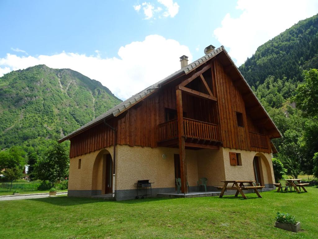 Les Prés-Ronds Les Prés-ronds, 05800 La Chapelle-en-Valgodemard