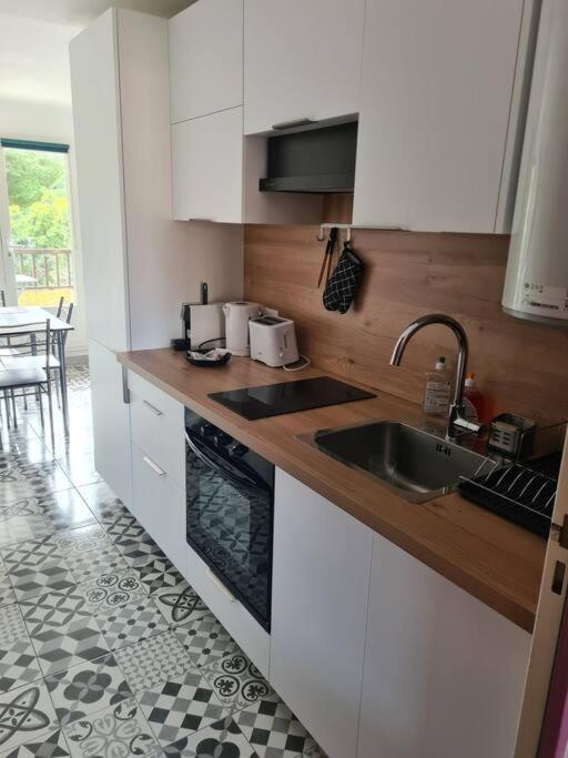 Les résidences du port appartements meublés 20150 Porto Ota
