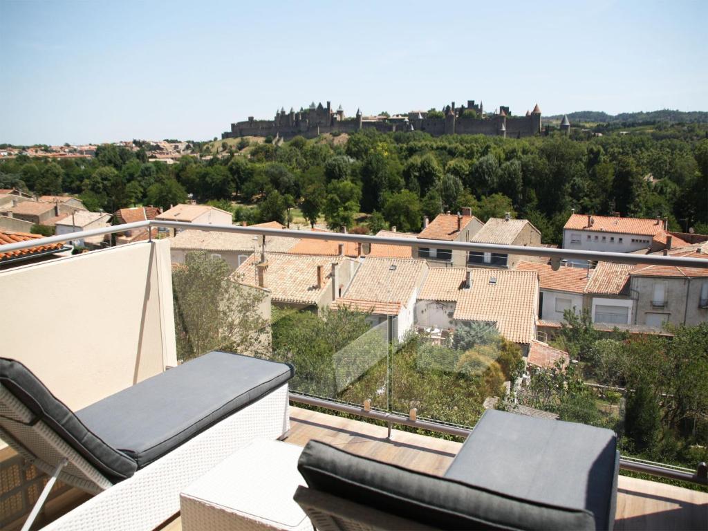 Les Suites du Saint Nazaire - Les Balcons de la Cité 18, allée du cimetière Saint Michel, 11000 Carcassonne