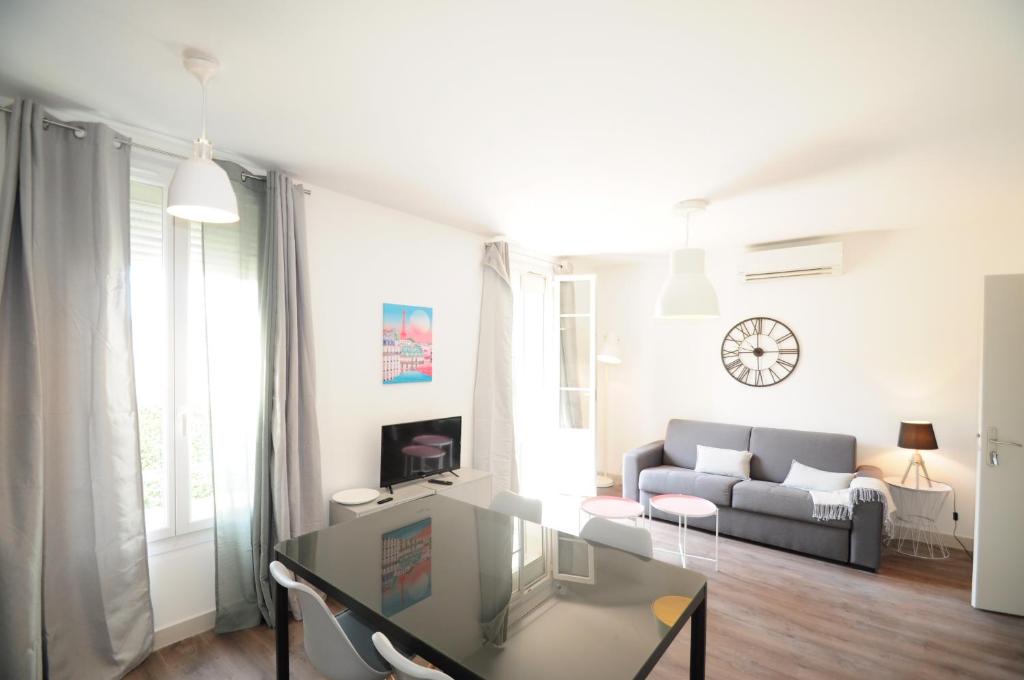 Appartements Les Trois Mai 7 Boulevard Guynemer 06400 Cannes