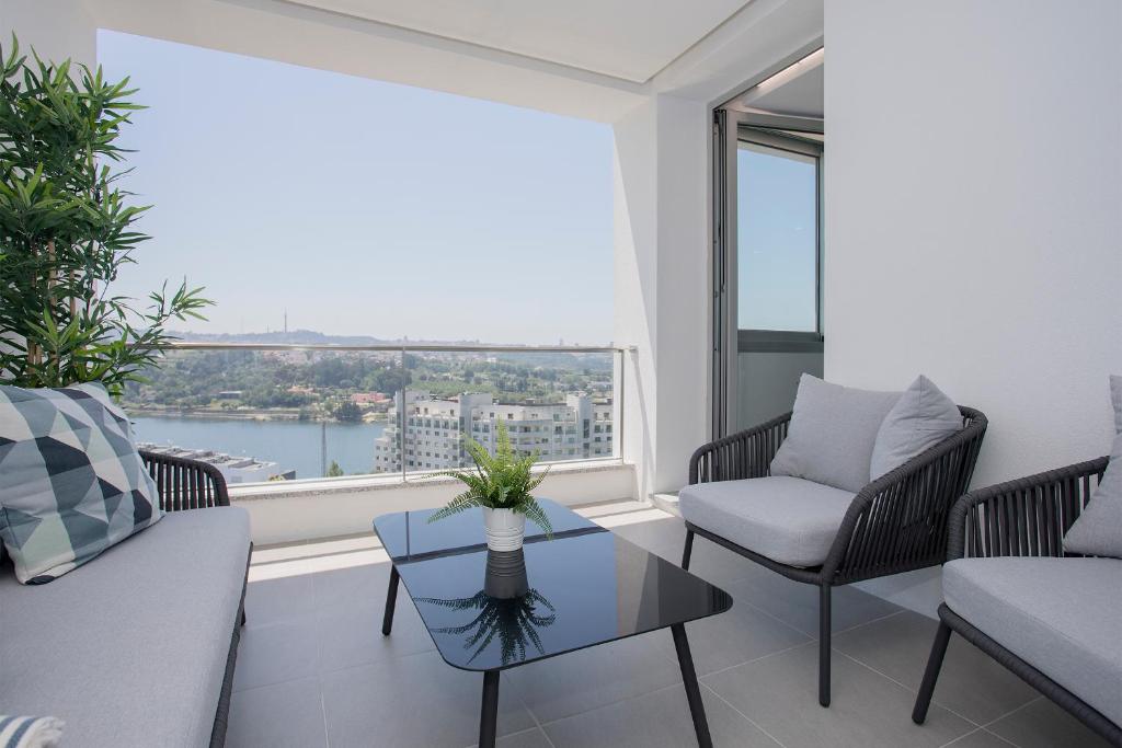 Appartements Liiiving in Porto - Luxury River View Apartments 1515 Rua Doutor Joaquim Manuel Costa 4420-435 Valbom