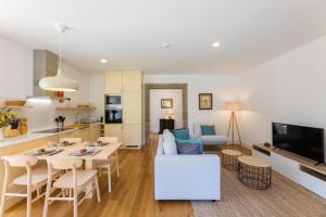 Linden Tree House A and B