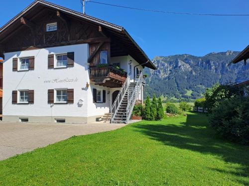 Lizzi Mountain Apartments