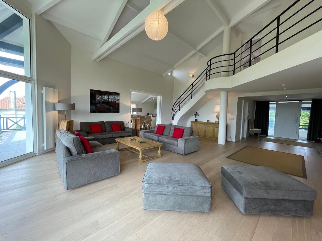 Loft and Studio and Love Room 01800 Bourg-Saint-Christophe
