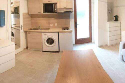 Appartements Logement atypique avec terrasse et roche apparente Passage André Bagarry 13480 Cabriès Provence-Alpes-Côte d\'Azur