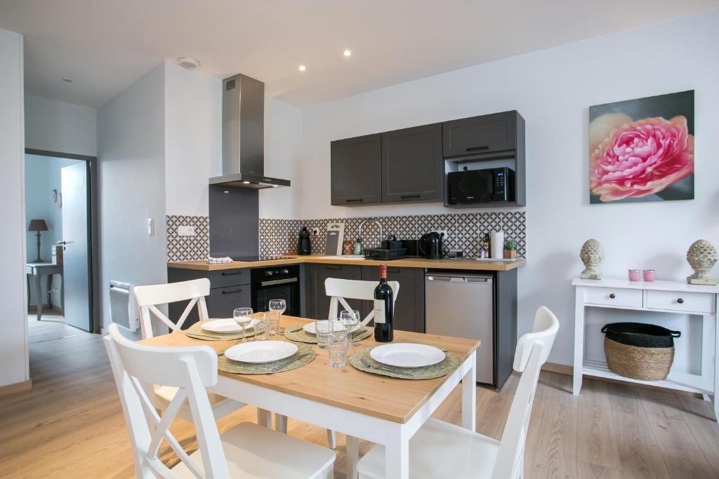 Appartements Logis des Halles du Coderc 5 Place du Coderc 24000 Périgueux