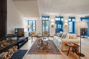 Loja Sr Costa by Casas com Estória Boutique Houses