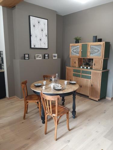 LOUHANS Les Petites Arcades avec ses deux appartements coté seille et coté jardin