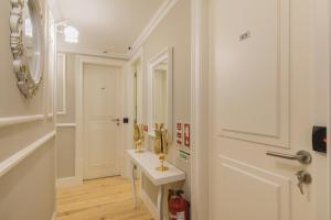 Appartements LovelyStay - Charming Douradoures I 126 Rua dos Douradores 4ºandar 1100-207 Lisbonne -1