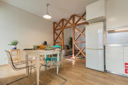 LovelyStay - Peaceful Central Apartment I