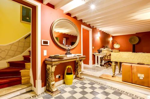 LUXa Charm House by LovelyStay